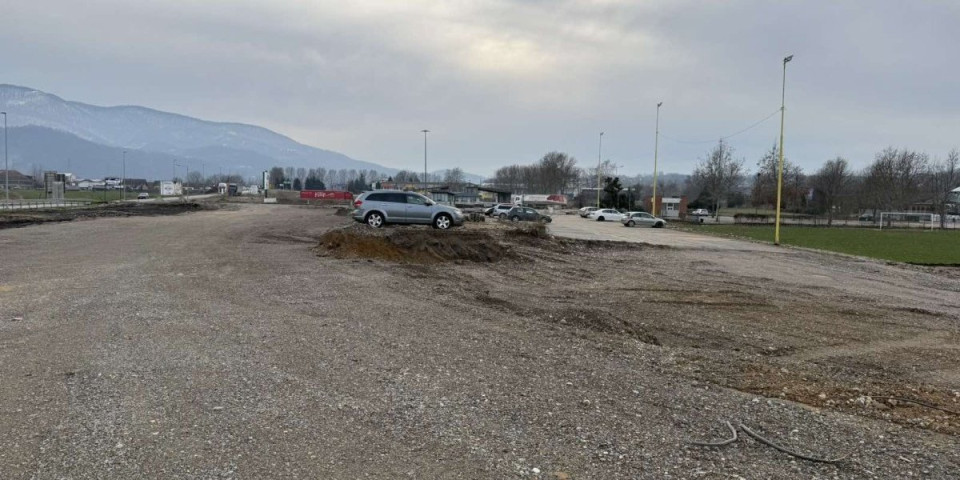 Uzbuna: I na društvenim mrežama traže vlasnika "dodža"