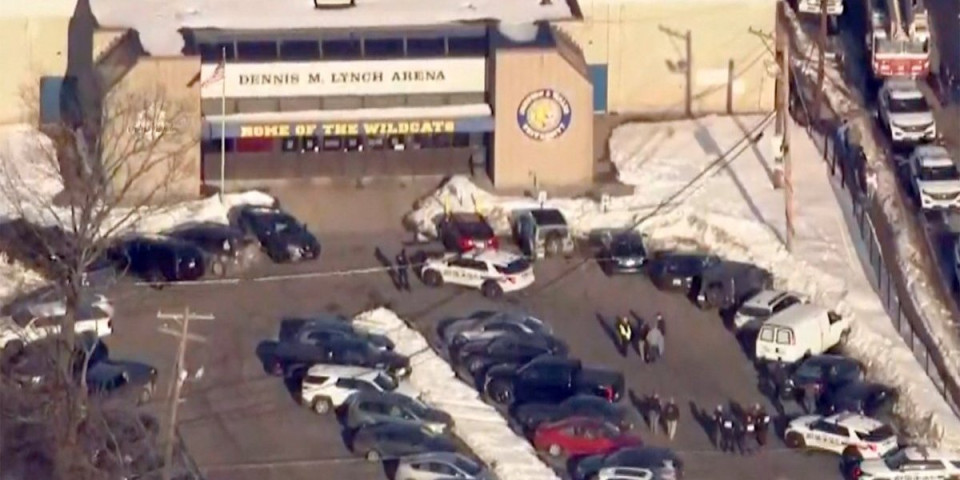 Rafali prekinuli utakmicu! Ubica upao na klizalište i otvorio vatru: Mrtva tela na ledu, Amerika u šoku nakon novog masakra