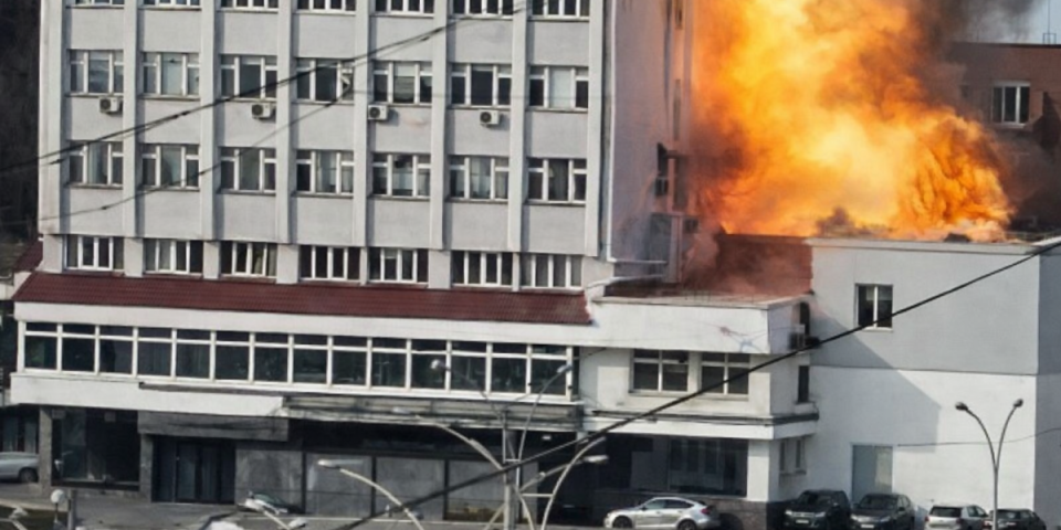 (VIDEO) Brutalna osveta Putina! Direktan pogodak na tajni sastanak - strani oficiri i krupne zverke zbrisani sa lice zemlje