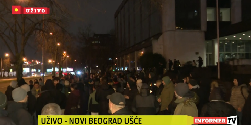 Pukli kao balon! Blokaderi ponovo divljaju: Grupica zgubidana teroriše Novi Beograd (FOTO)