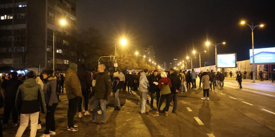 "Glasaćemo protiv njih!" Filozofkinja rasturila blokadere - Ovo morate da čujete (VIDEO)