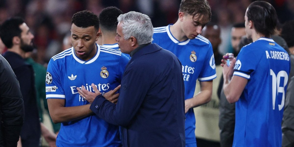 Mbape živi sa transvestitom, a nešto priča... Čilavert proziva Francuza i brani Prestijanija