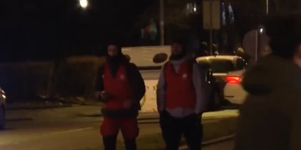 Kontejneri na putu, vandalizam i skandalozno izveštavanje tajkunske N1: Evo šta je obeležilo divljanje u Novom Sadu i Beogradu