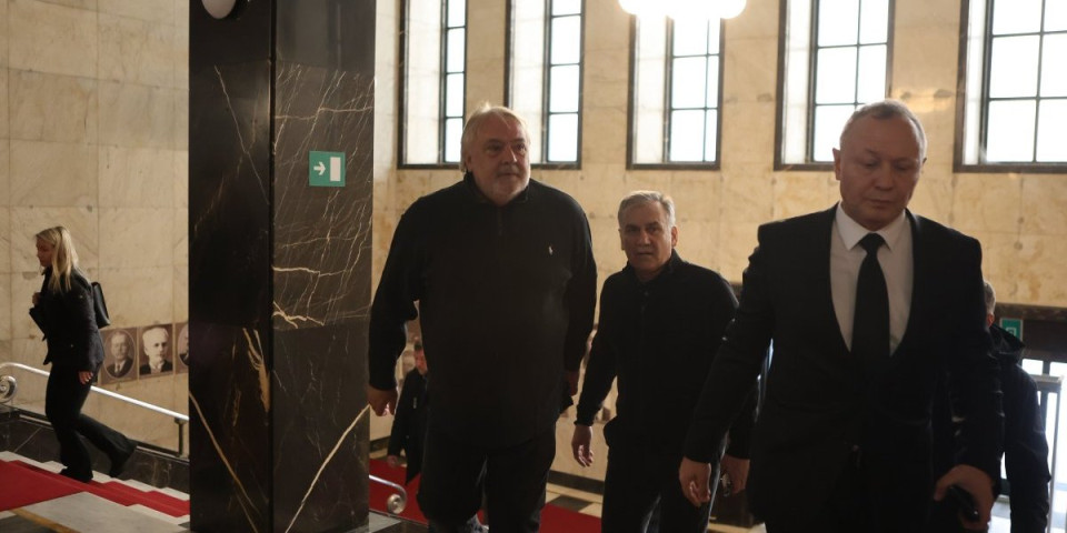 Srbija ispraća Tatjanu Ječmenicu - Evo ko je sve došao na komemoraciju (FOTO/VIDEO)