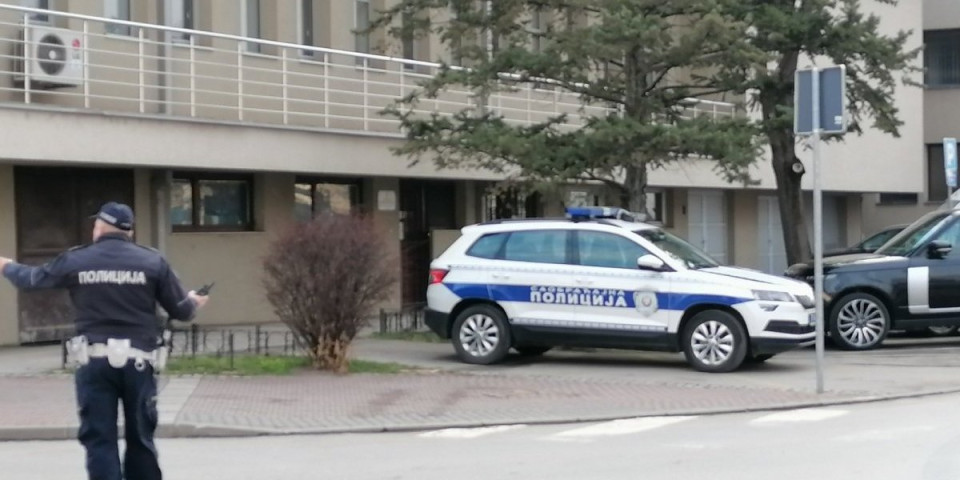 Oboren motociklista na Karaburmi: Policija utvrđuje uzroke nezgode (VIDEO)