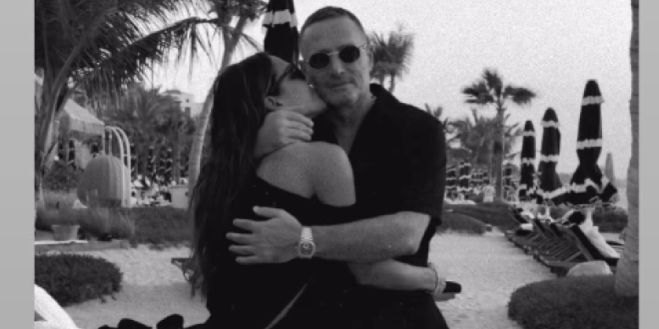 Više ne krije milionera: Pevačicu odveo dečko u Dubai, ona zagrmela u bikiniju (FOTO)