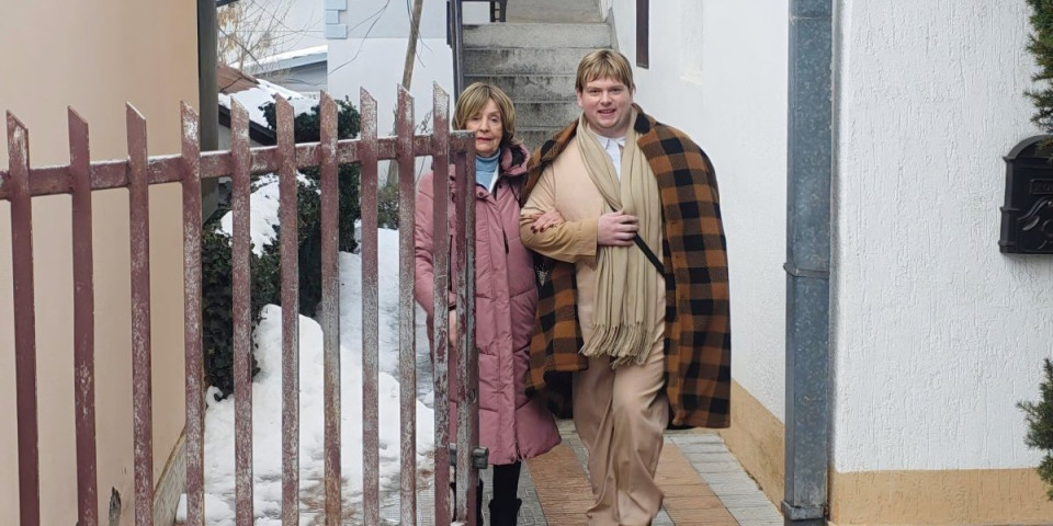 "Ime sam dobila po tatinoj švalerki": Pevačica ogolila dušu