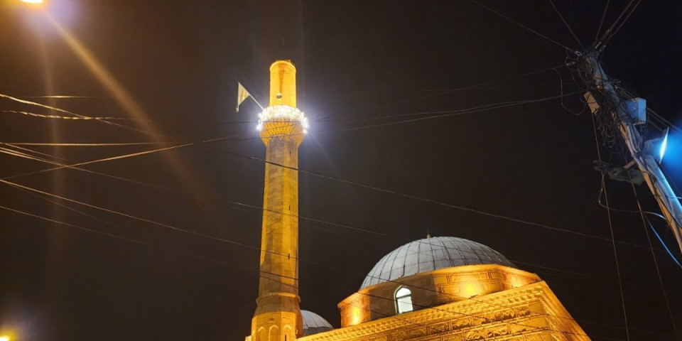 Večeras zvanično počeo Ramazan: Ovo su svi običaji muslimana