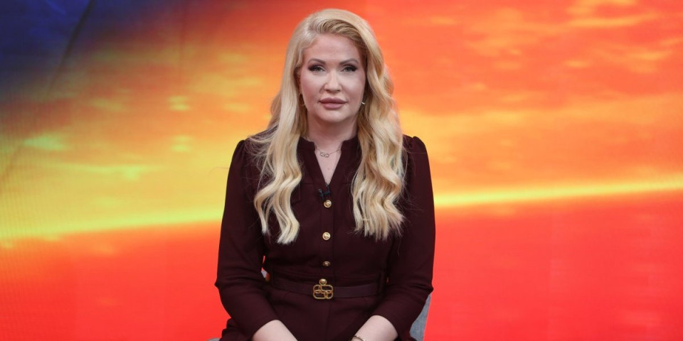 Sandra Božić razbila Manojlovića: Licemerni politički profiter pokušava da destabilizuje Srbiju!