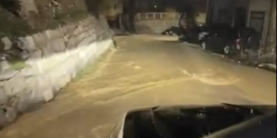 Uzbuna u Užicu! Od pucanja vodovodne cevi nastao potop (VIDEO)