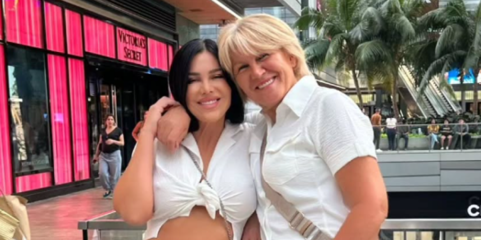 Skinula se majka Stanije Dobrojević: Zapalila mreže svojim izdanjem (FOTO)