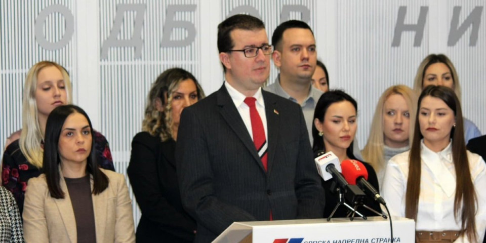 Maričić: Dok Vučić uvodi veštačku inteligenciju u Srbiju, profesori blokaderi još crtaju šeme na papiru