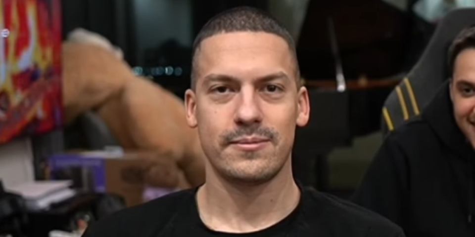 Sad je vreme da trpam reketaše: Baka Prase nakon paljenja automobila kreće u akciju (FOTO)