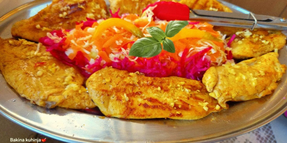 Piletina iz mašte: Šnicle koje sijaju kao zlato i peku se bez prženja u ulju (VIDEO)