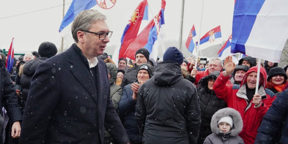Narod je video ko je ko! Vučić među narodom, blokaderi pokazali pravo lice (FOTO/VIDEO)