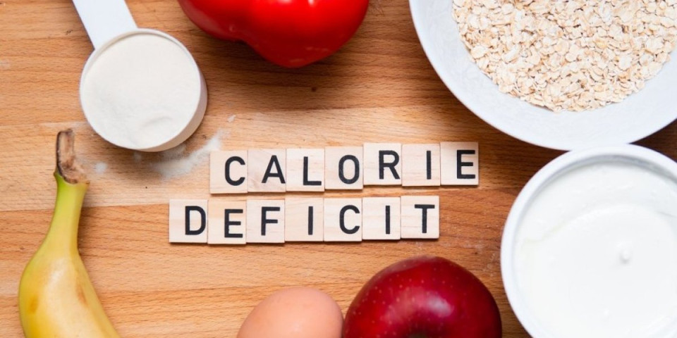 Skinite kilograme bez dijete: Otkrijte tajnu kalorijskog deficita koja topi masne naslage