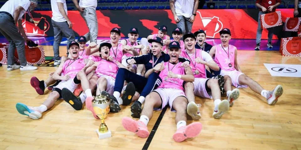 Odbranili Kup! Mega pobedila Zvezdu i podigla pehar u "Čairu"