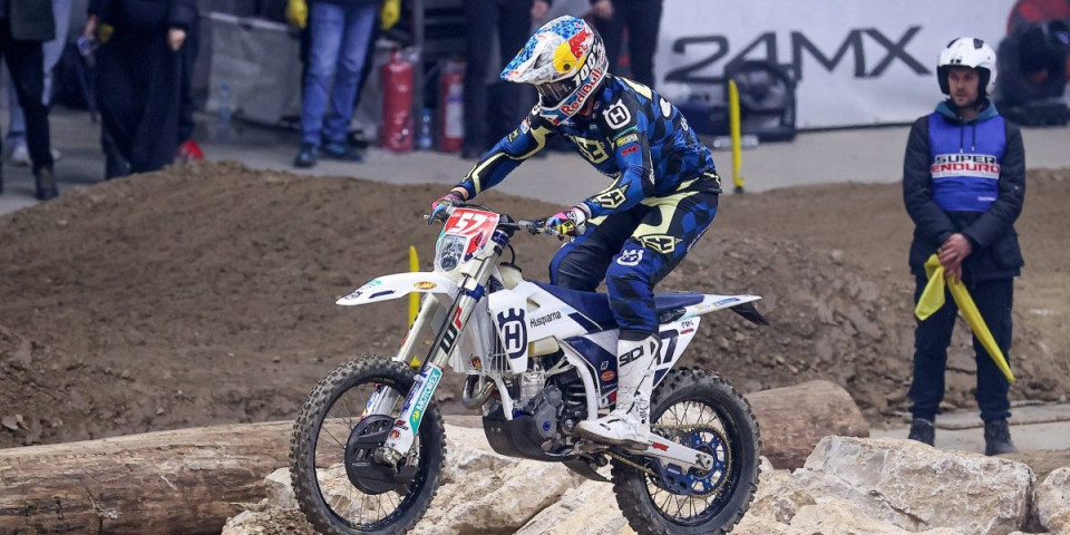 Beogradski spektakl na dva točka: Bili Bolt pokorio Srbiju u istorijskom debiju SuperEnduro šampionata (FOTO)