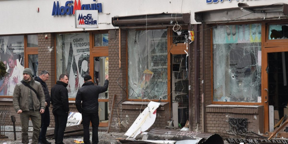 (FOTO/VIDEO) Ukrajina zavijena u crno! Uhapšena žena u Lavovu nakon stravičnog napada: Još broje mrtve i ranjene
