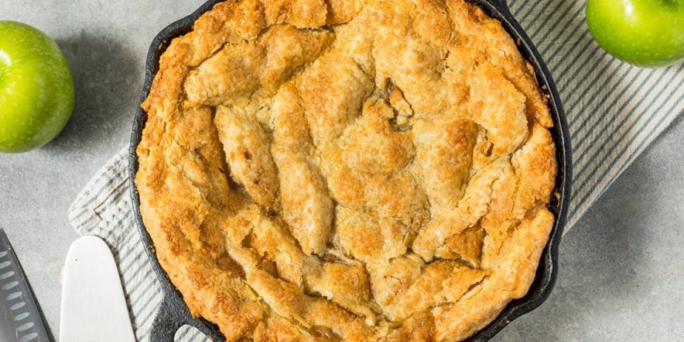 Razljevak iz bakine kuhinje: Jeftina pita bez kora - obožavaće je cela porodica