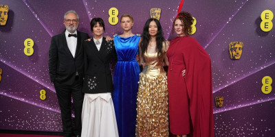 Na 79. dodeli BAFTA nagrada u Rojal Festival Holu u Londonu, film "One Battle After Another" proglašen je najboljim ostvarenjem, dok je "Hamnet" dominirao u britanskim kategorijama, potvrdivši status jednog od najznačajnijih filmova godine.