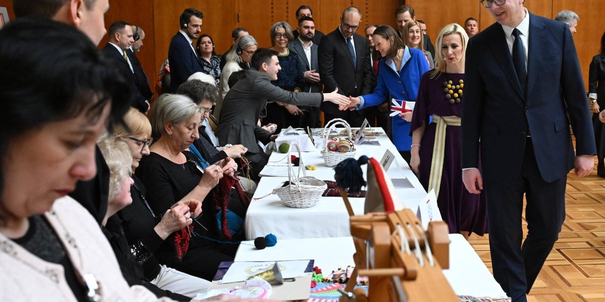 Predsednik u obilasku postavke