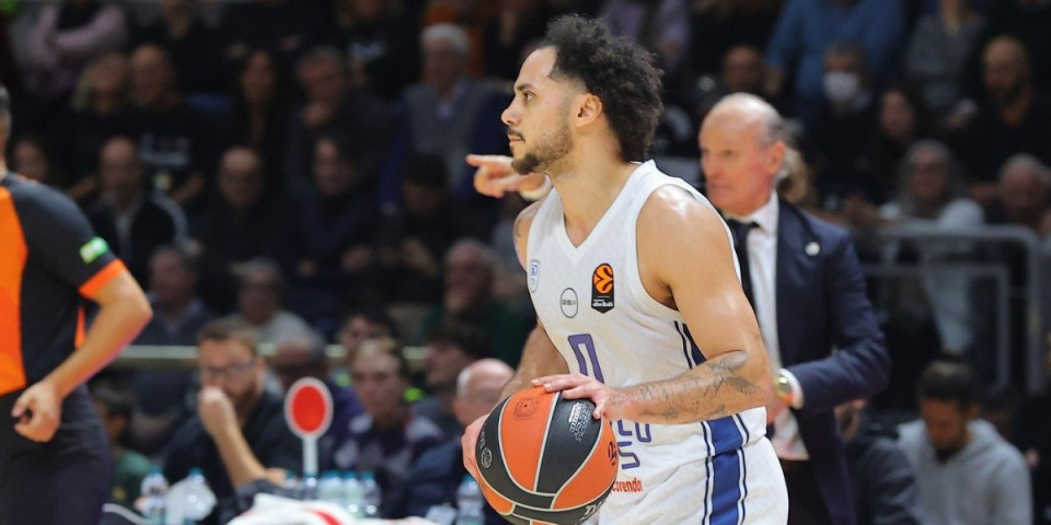 Bura pred Zvezdu - Potresi u Efesu, crveno-beli trljaju ruke, Larkin pobesneo....