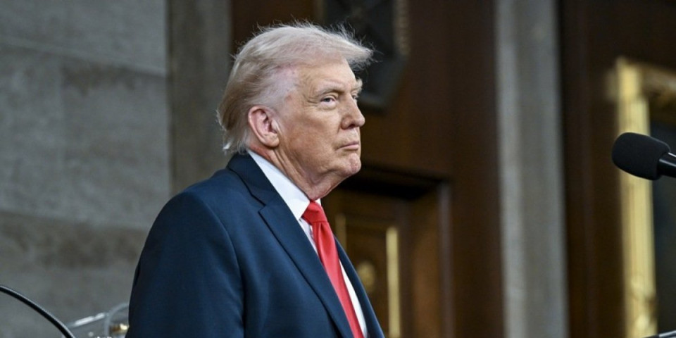 Trampov udar na Zelenskog: "Nastavak rata je ludost!" Američki predsednik najavio brisanje sankcija Rusiji