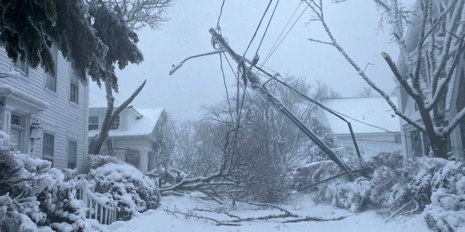 Totalni haos, ledena apokalipsa paralisala Ameriku: Stižu dramatični snimci, izdato šokantno naređenje (FOTO/VIDEO)