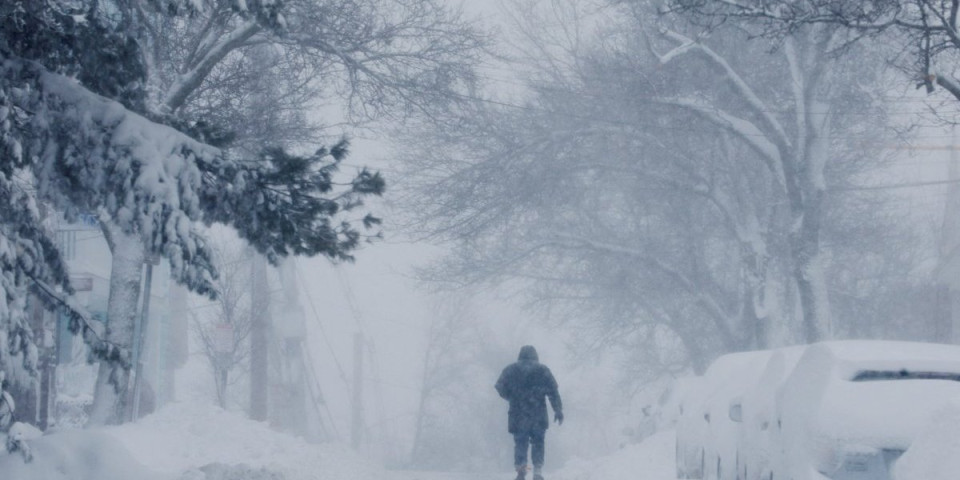 Ovde u Srbiji veje sneg kao usred zime: Temperatura u minusu, a evo kada će prestati padavine (VIDEO)