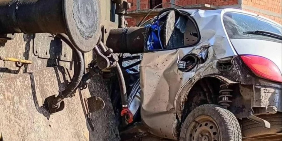Voz udario automobil: Užas u Požarevcu (FOTO)