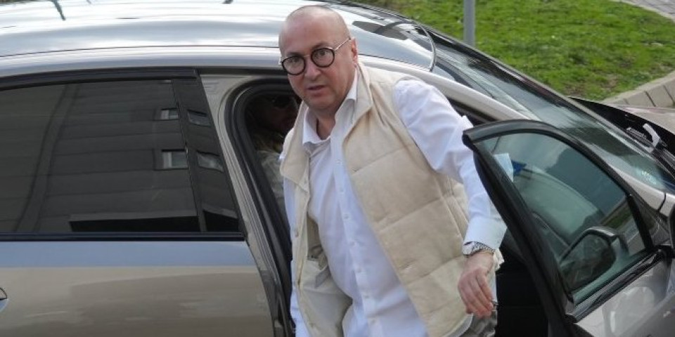 Đani hitno hospitalizovan: Oglasila se pevačeva žena Slađa