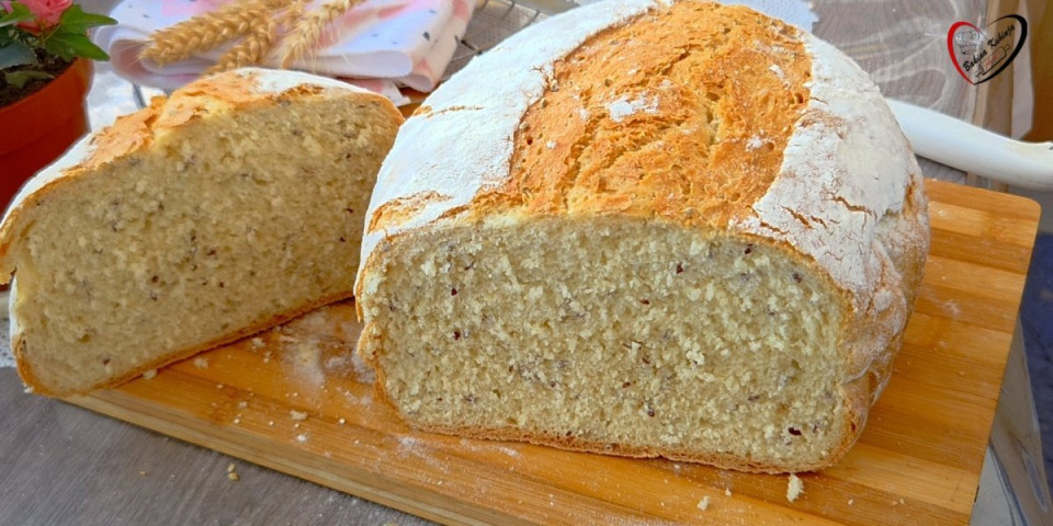 Starinski domaći hleb po bakinom receptu: Spolja hrskav, a unutra mekan kao duša (VIDEO)