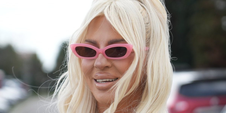 Udri me, Šabane! Karleušin snimak se širi mrežama, pevačica u nikad viđenom izdanju