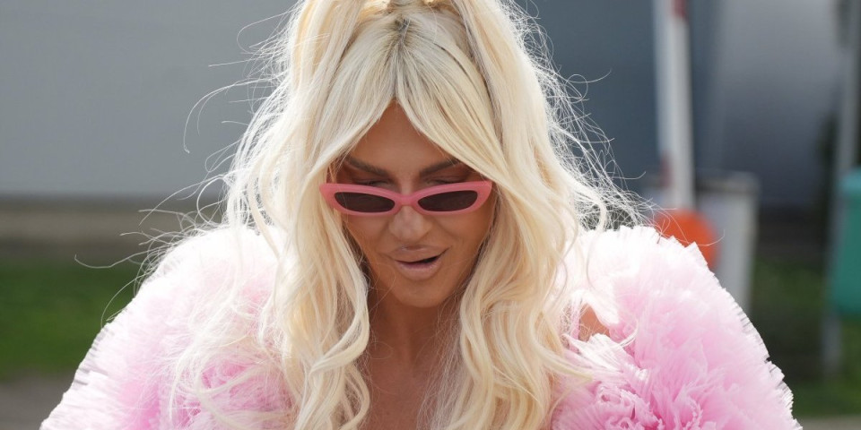 Karleuši je ova pevačica pomagala kad nije imala dinara: "Vozila me je jugom svuda..."