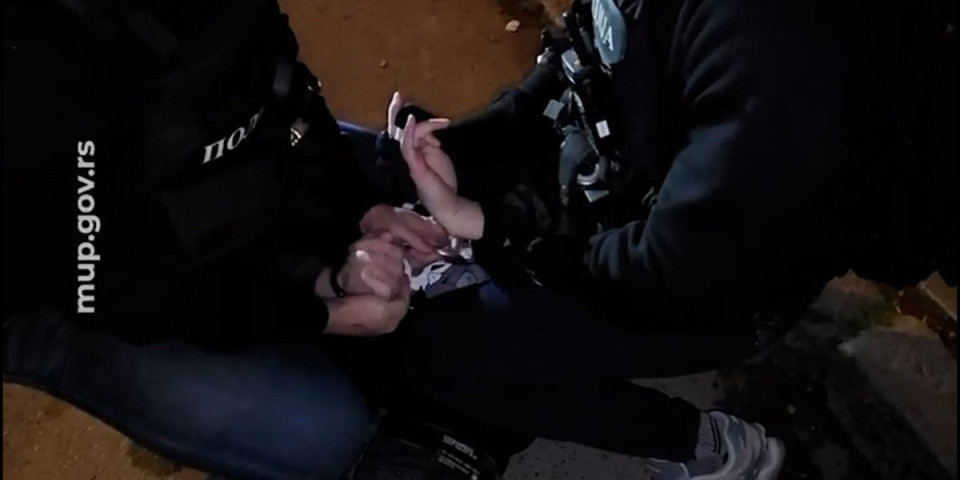 Uhapšen tinejdžer u Obrenovcu: Ukrao 370.000 dinara i automobil, meštani u šoku