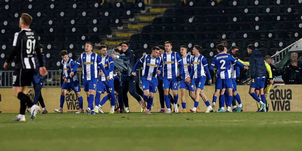 Gol je, nije, ma jeste! Lopta je prešla liniju! Ovako je Rodić šokirao Partizan u nadoknadi! (VIDEO)