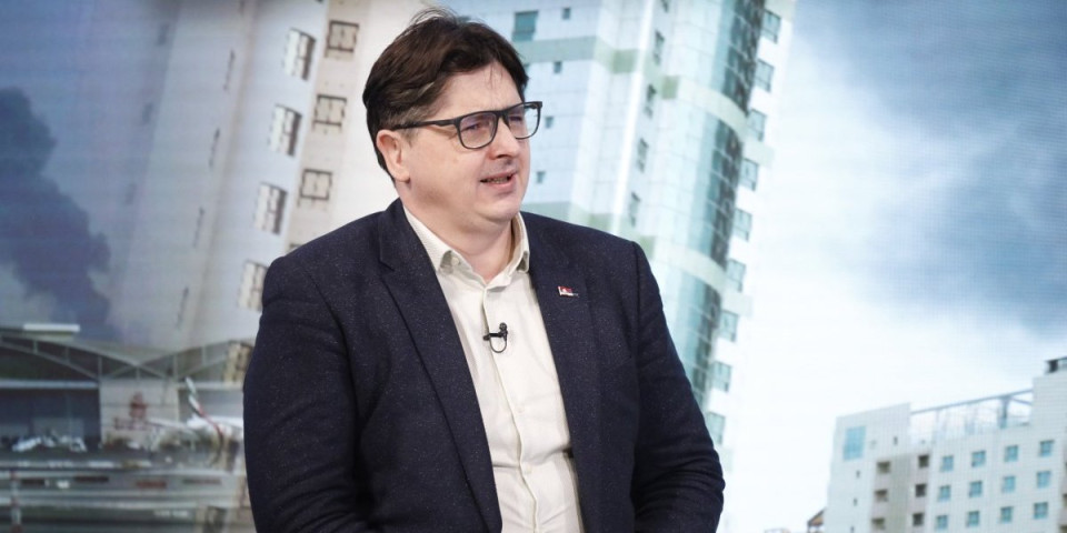 Skandal nad skandalima! Mrdić: Seksualni predatori među blokaderima, nude novac za gole slike! (VIDEO)