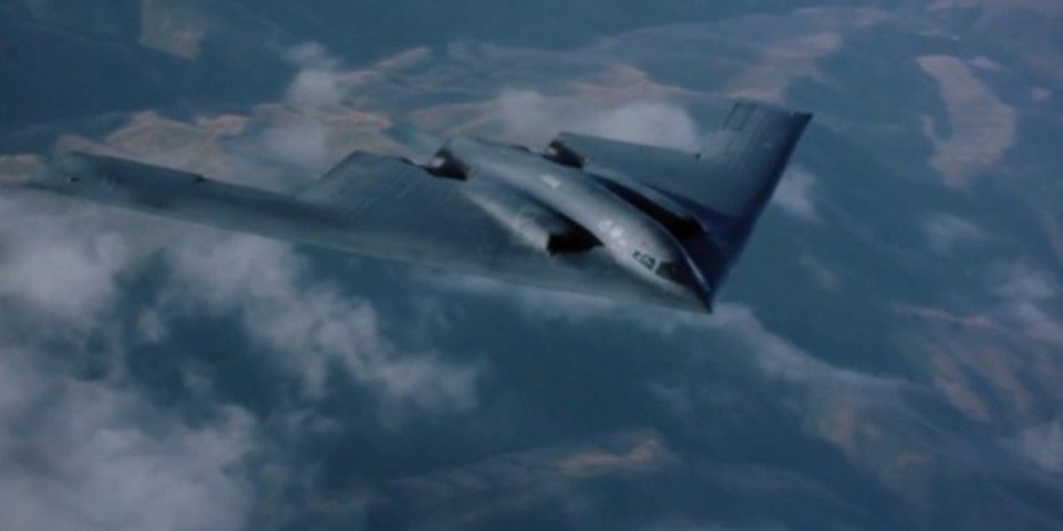 Niko ih nije video, a onda je nastao pakao: Objavljen snimak američkih letelica nakon udara na Teheran! (VIDEO)