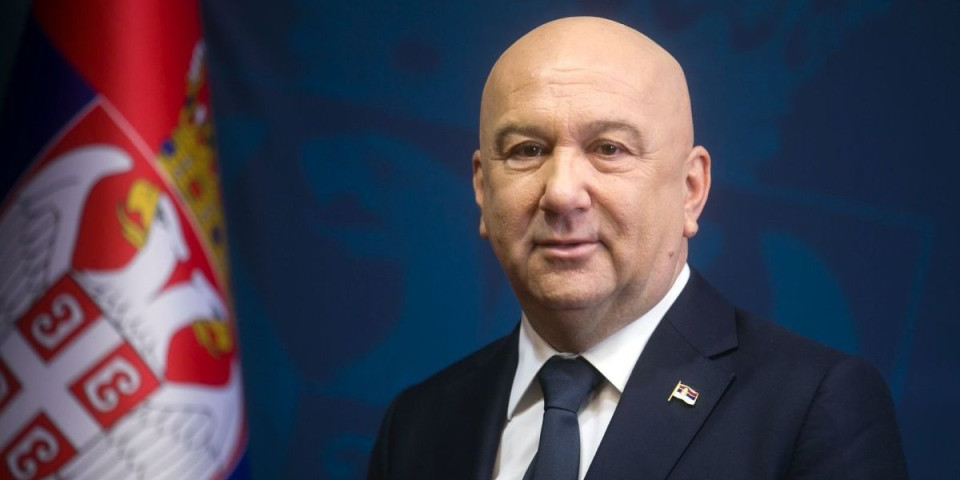 Nedopustivo bogohuljenje i bezbožnički udar na duhovne temelje našeg naroda: Ministar Popović o skandaloznom činu blokadera u Nišu