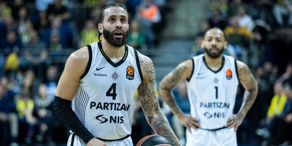 Da li je zbog ovoga Dvejn tražio patike po Dubaiju? Sada je sve mnogo jasnije