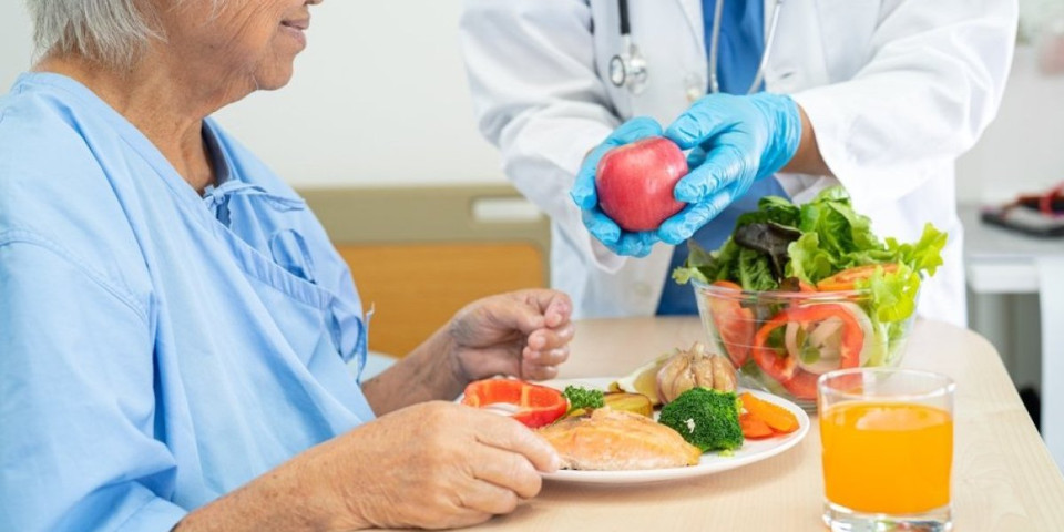 Doručak onkologa koji smanjuje rizik od raka: Ova namirnica pokreće dan i poboljšava zdravlje