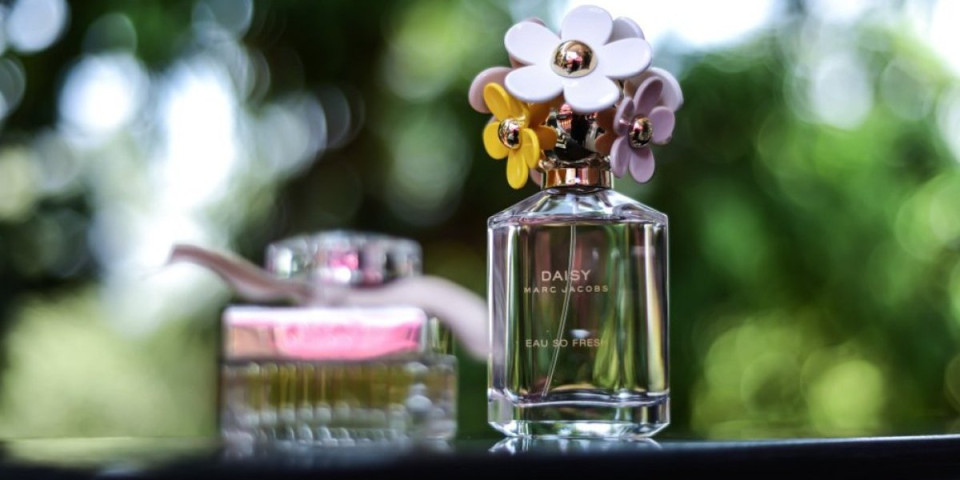 Ostavljaju bez daha: 3 parfema koja privlače pažnju gde god da se pojavite - hit sezone (FOTO)