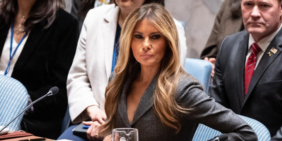 Melanija i Tramp koriste isti puder? Ten kao preslikan - šokantno izdanje izazvalo pažnju (FOTO)