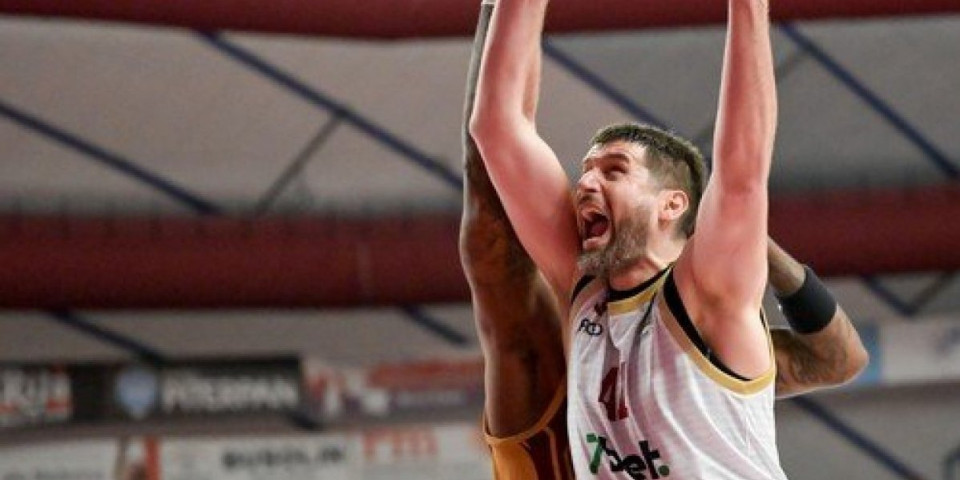 Đorđe Gagić usred rata i dok padaju bombe u Dubaiju osvojio trofej