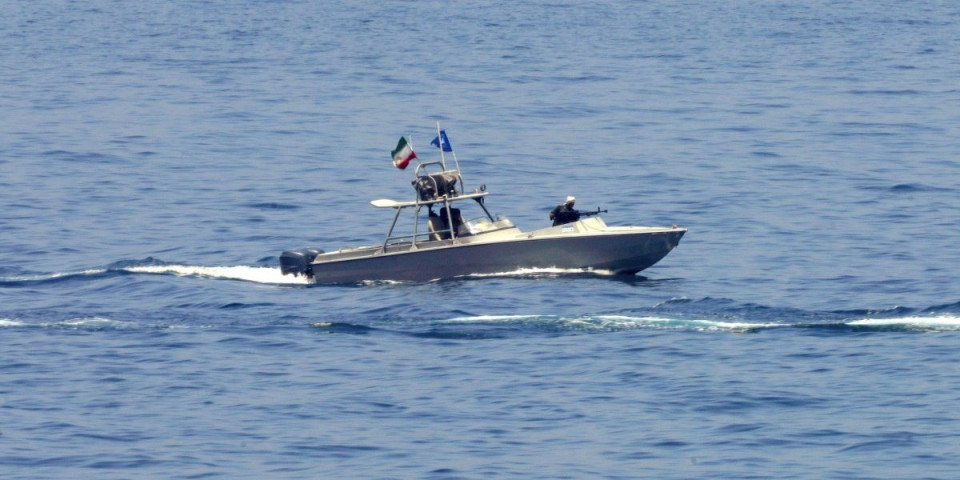 Potopljen iranski vojni brod: Nestalo više od 100 mornara, desetine ranjenih