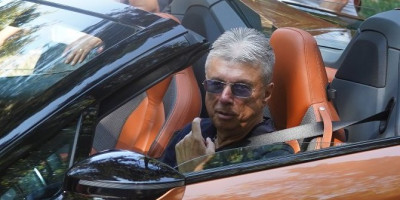 "Haljina je morala da ima šlic i dekolte": Voditeljke otkrile šta im je Popović branio