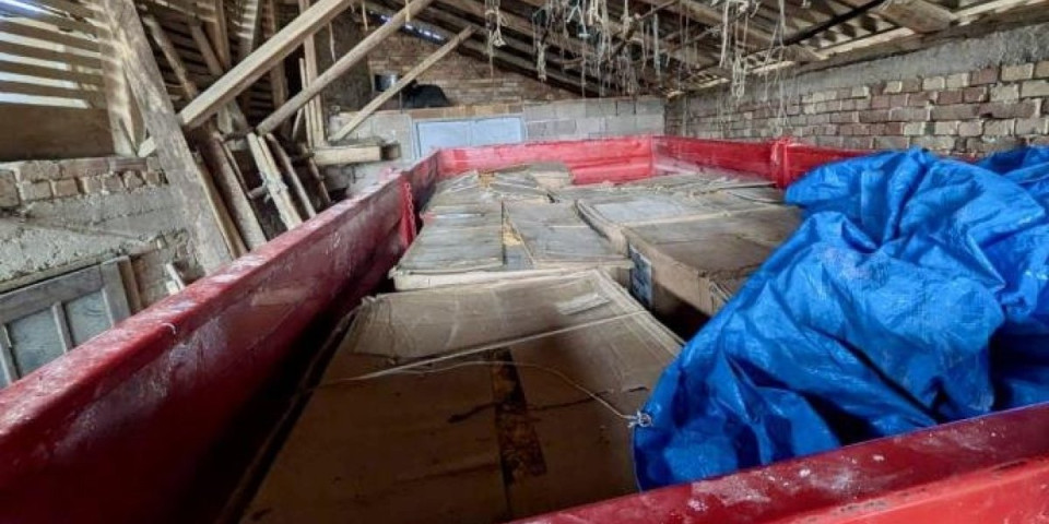 Žena iz Sremske Mitrovice oštetila državu za više od 6 miliona: Pokušala da proda 750 kg duvana na crno (FOTO)