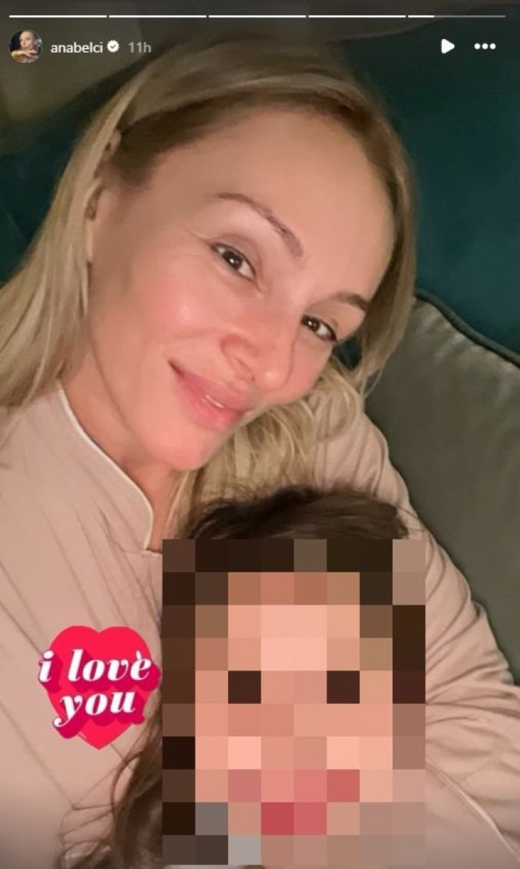 Luna Đogani zarobljena na ostrvu, a evo ko brine o ćerkama: Osvanula objava iz stana