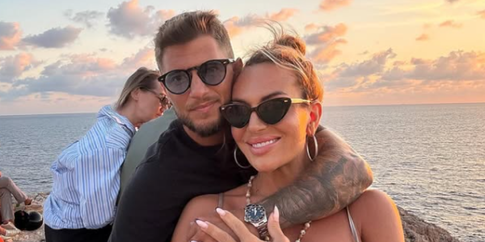 Joca Stefanović postao otac! Porodila se Iva Bojanović, na svet donela sina (FOTO)
